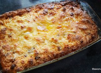 Budinca de cornuri sau paine cu branza de vaci si stafide cea mai buna budinca de cornuri cu branza de vaci si stafide