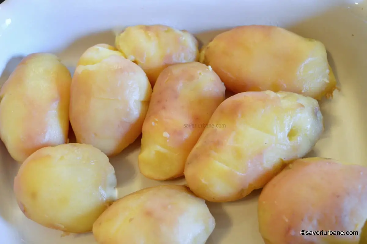 cum se fac cartofi gratinati la cuptor cu cascaval smantana (1)