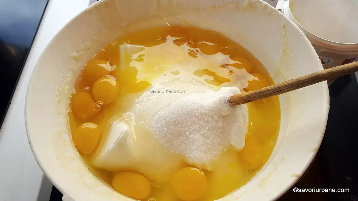 cum se face crema de smantana cu oua pentru hencles sasesc hanklich henklesch (2)