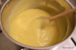 cum se mixeaza untul in crema de vanilie fiarta pentru prajitura televizor (1)