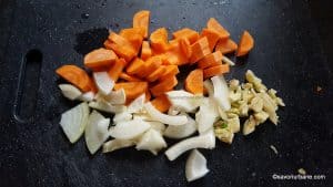 cum se taie legumele si cartofii pentru supa crema (1)