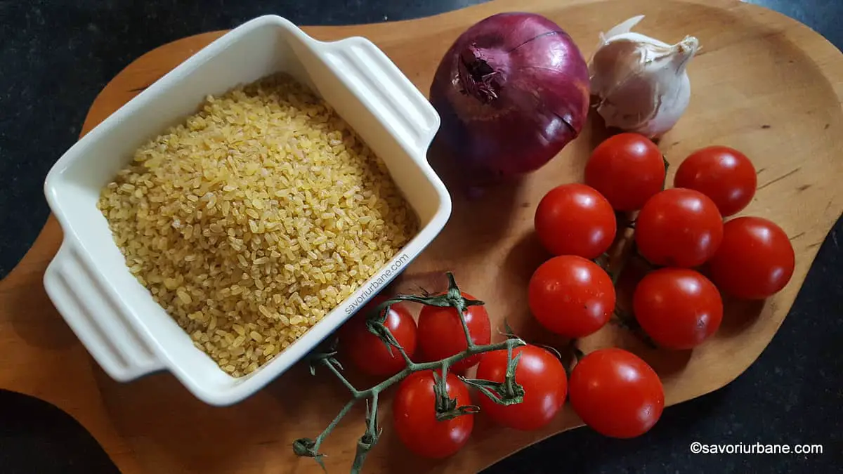 ingrediente pentru bulgur cu rosii usturoi si busuioc