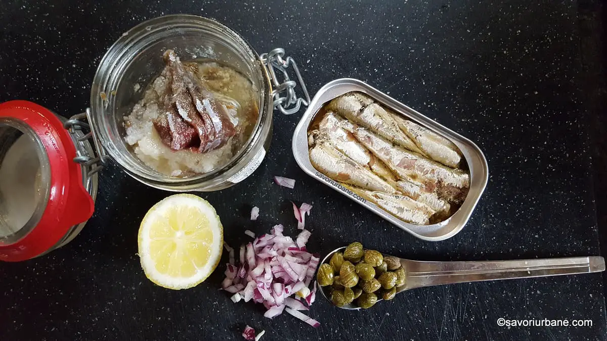 ingrediente pentru pasta de sardine ansoa cu capere si unt