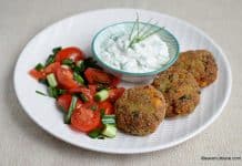 Chiftele de peste pufoase si fragede reteta de fish fritters Chiftele de peste pufoase si fragede reteta savori urbane