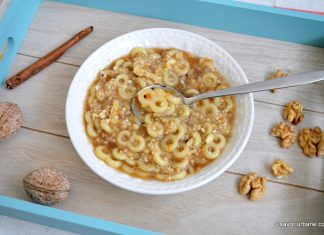 Mucenici muntenesti fierti cu nuca reteta simpla VIDEO Mucenici muntenesti fierti cu nuca reteta simpla savori urbane