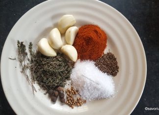 Condimente naturale pentru pasta de mici de casa Condimente naturale pentru pasta de mici de casa reteta savori urbane