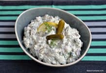 Sos de iaurt cu castraveti murati – tartar sau remoulade dietetic Sos de iaurt cu castraveti murati - tartar sau remoulade dietetic reteta savori urbane