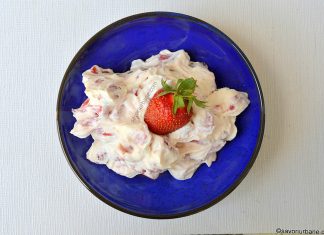 Cremă de mascarpone cu căpșuni, zmeură sau alte fructe de pădure – fără gătire, la rece Cremă de mascarpone cu căpșuni fără gătire, la rece reteta savori urbane