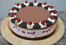 Cheesecake Oreo cu zmeură și ciocolată, fără coacere – Tort Hanna Cheesecake Oreo cu zmeură, fără coacere - Tort Hanna reteta savori urbane