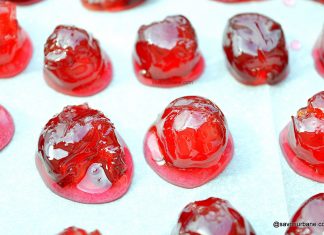 Cireșe confiate sau glasate făcute în casă – vișine, caise, piersici etc Cireșe confiate sau glasate făcute în casă - vișine, caise, piersici etc reteta savori urbane