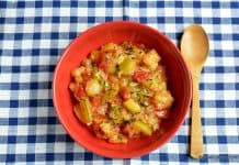 Dovlecei scăzuți sau mâncare de dovlecei cu roșii și usturoi Mâncare de dovlecei cu roșii și usturoi reteta savori urbane