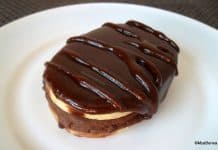 Prăjitura Siret sau fursecuri Siretul cu cremă de ciocolată și glazură de fondant Prăjitura Siret sau fursecuri Siretul cu cremă de ciocolată și glazură de fondant savori urbane