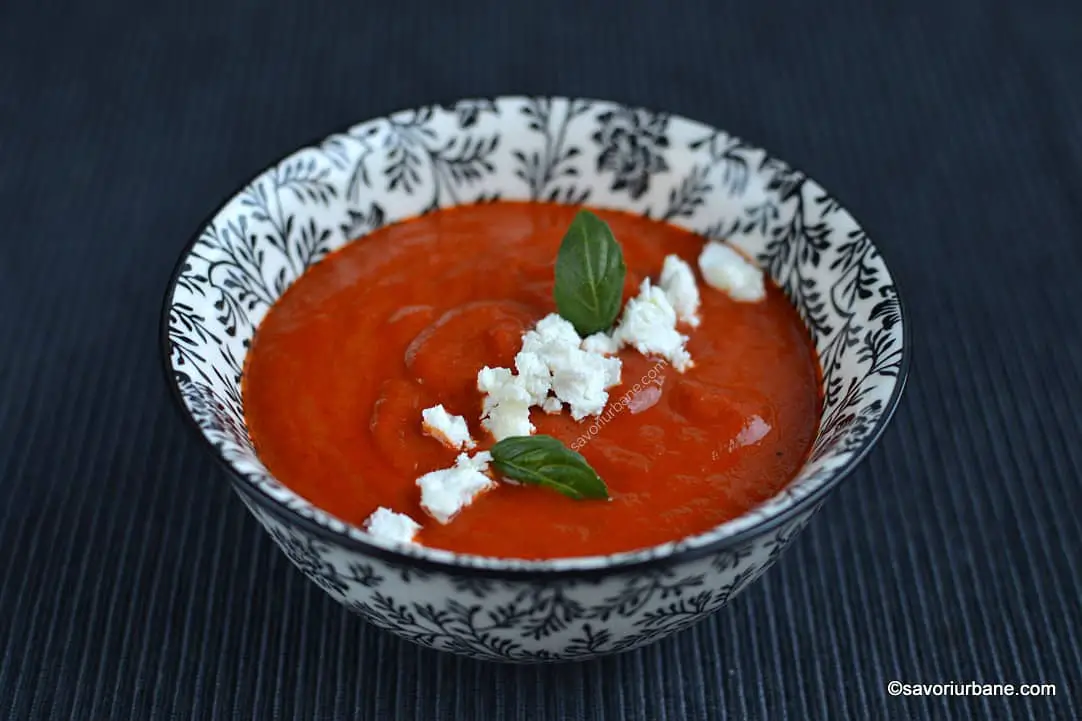 Supă de roșii cu ardei copți și usturoi reteta savori urbane