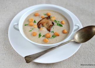Supă cremă de hribi sau alte ciuperci cu usturoi, vin alb și smântână Supa cremă de hribi sau alte ciuperci cu usturoi și smântână reteta savori urbane