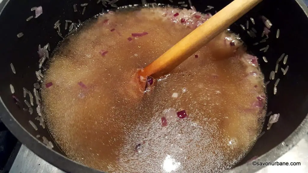 preparare piaf de pulpe de pui cu supa si orez
