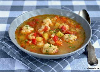 Ciorbă de conopidă cu roșii și cartofi – rețeta de post sau de dietă Ciorbă de conopidă cu roșii și cartofi - rețeta de post sau dietă savori urbane
