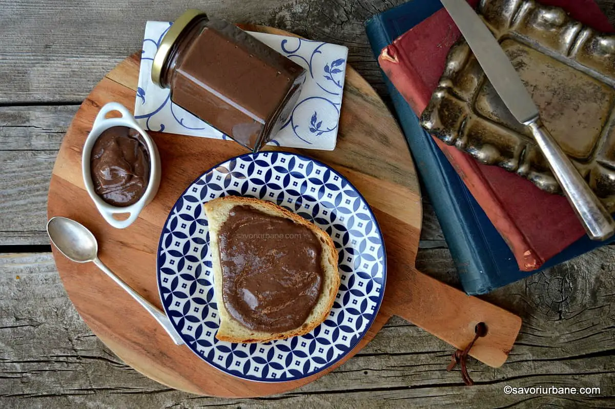 Nutella de casă - rețeta de cremă de ciocolată cu alune de padure savori urbane
