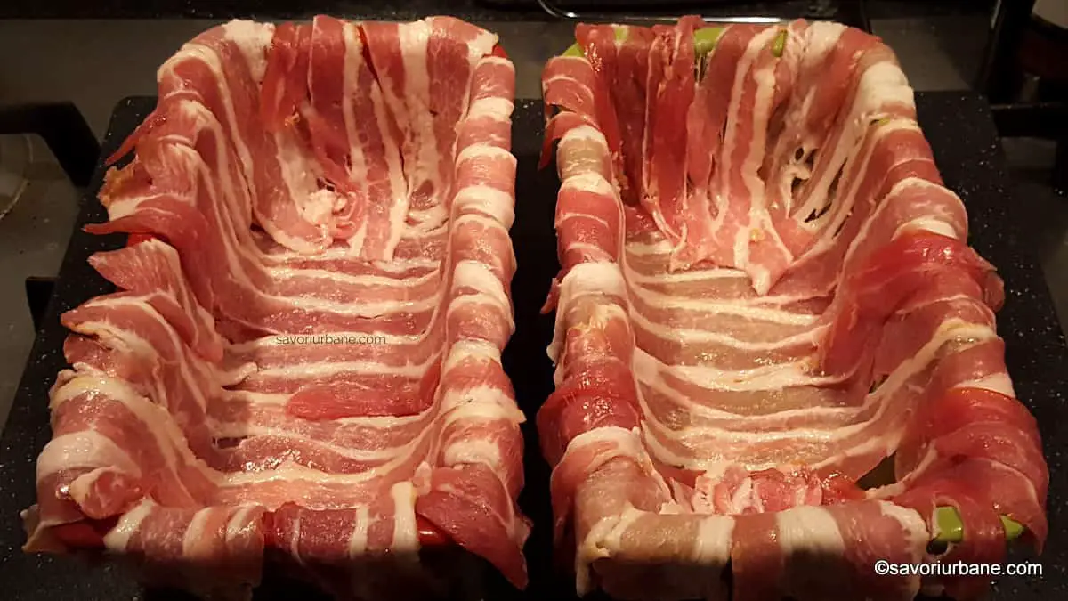 cum se tapeteaza formele cu fasii de bacon kaiser