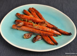 Morcovi caramelizați la cuptor cu unt și usturoi copt Morcovi caramelizați la cuptor cu unt și usturoi copt reteta savori urbane