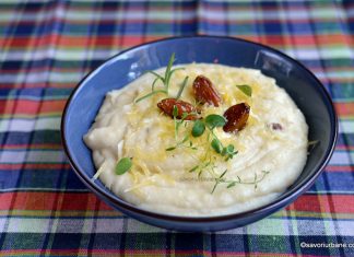 Piure de cartofi cu usturoi copt, cașcaval și smântână Piure de cartofi cu usturoi copt, cașcaval și smântână reteta savori urbane