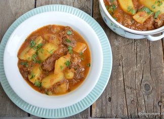 Tocăniță de vițel cu cartofi – rețeta simplă la multicooker, oală clasică sau sub presiune Tocanita de vitel cu cartofi reteta simpla si rapida Savori Urbane