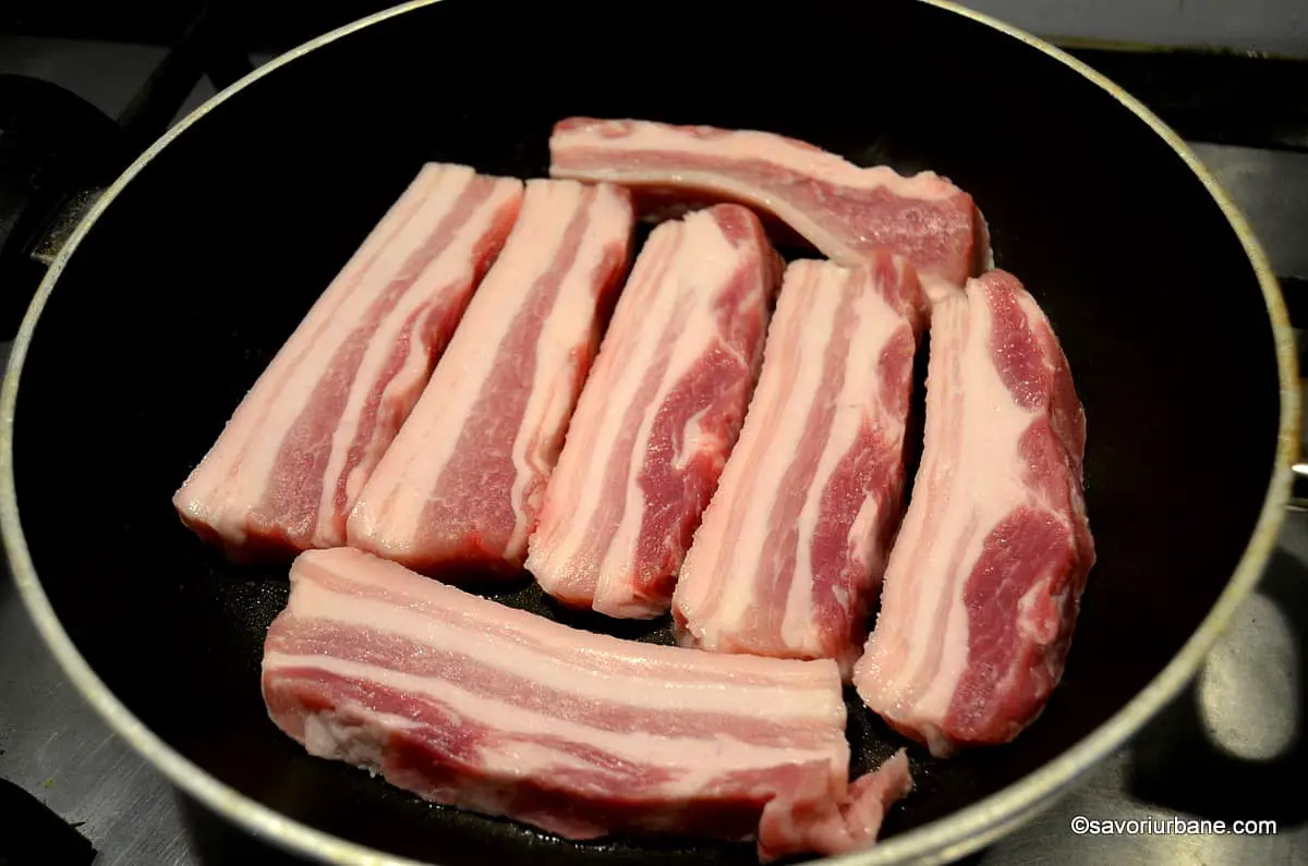 cum se prajeste pieptul de porc la tigaie friptura scazuta inabusita (1)