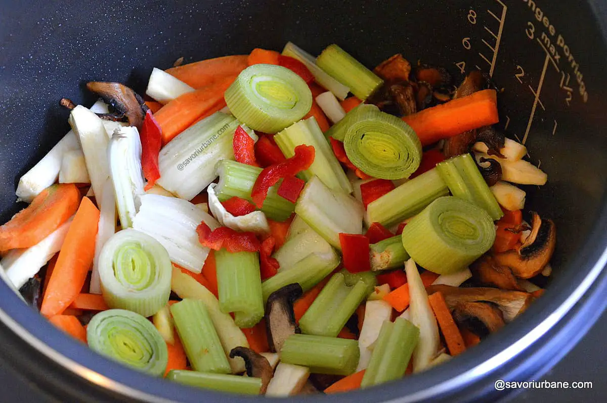 preparare supa de legume de post fara carne (2)