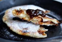 Plăcinte cu magiun de prune sau dulceață – pe lespede sau la tigaie – de post Plăcinte cu magiun de prune coapte pe lespede sau la tigaie - de post reteta savori urbane