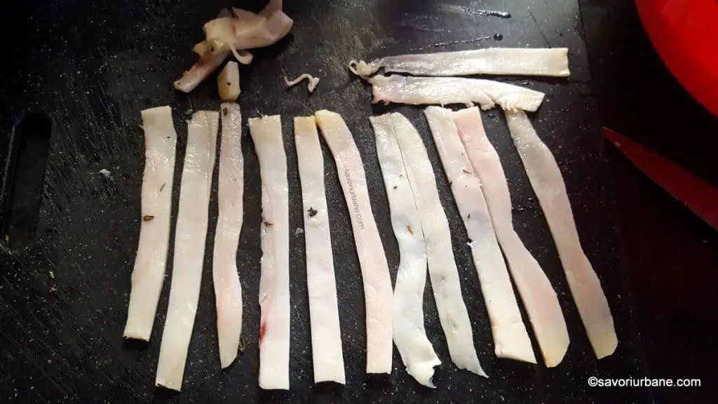 cum se taie slanina pentru impletit platosa fripturilor de pasare vanat (2)