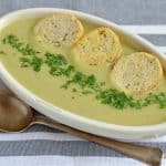 Supă cremă de praz cu cartofi și smântână – fină și cremoasă