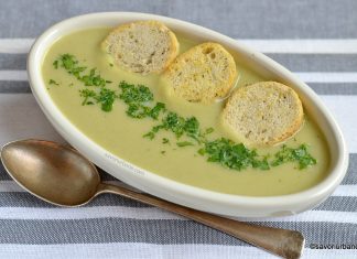 Supă cremă de praz cu cartofi și smântână – fină și cremoasă Supă cremă de praz cu cartofi și smântână - fină și cremoasă reteta savori urbane