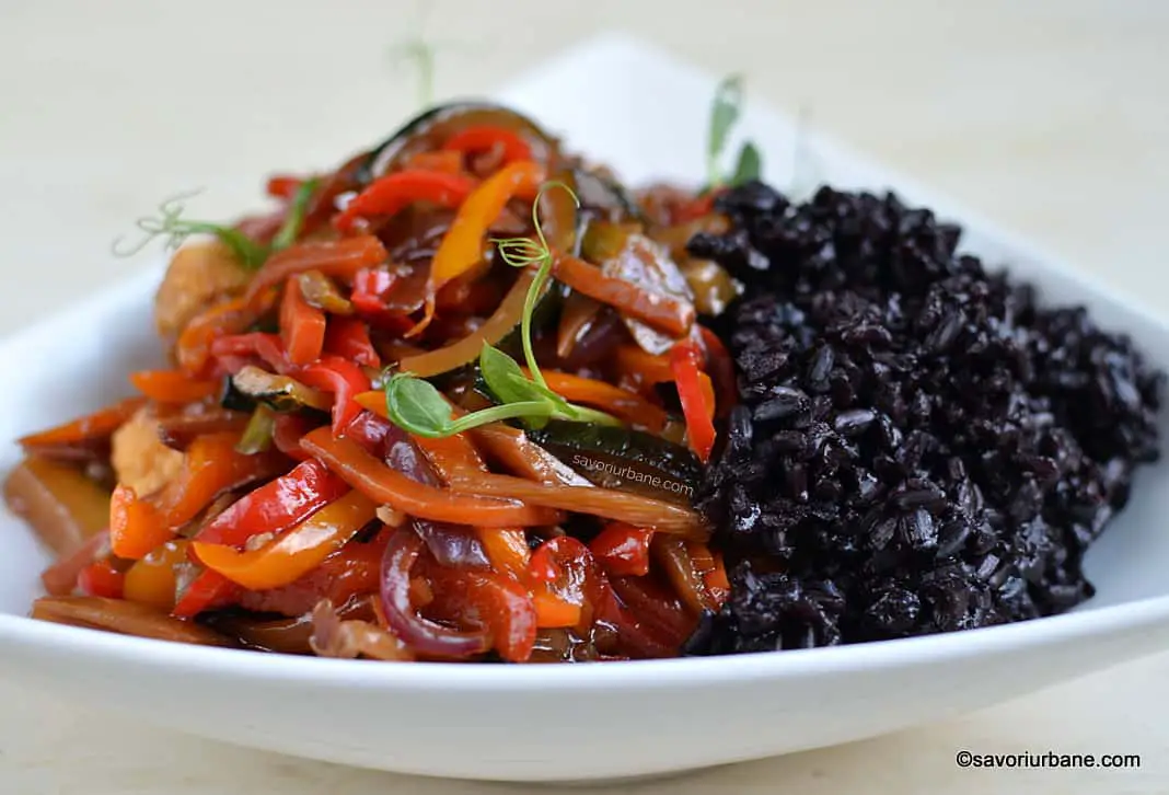 cele mai bune legume la wok sotate in stil chinezesc asiatic cu sos de soia ghimbir usturoi