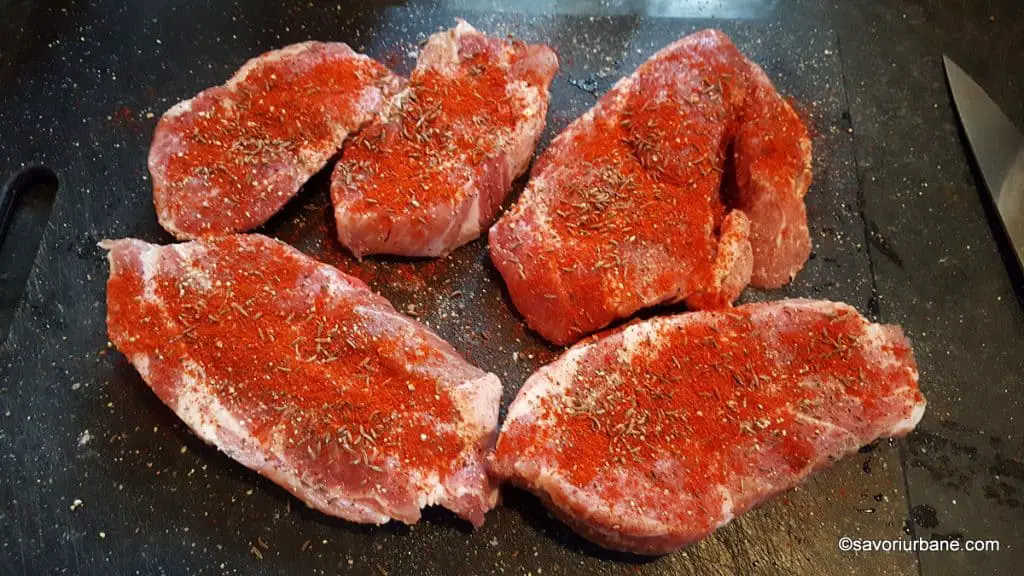 cum se condimenteaza carnea d eporc felii pentru friptura (2)