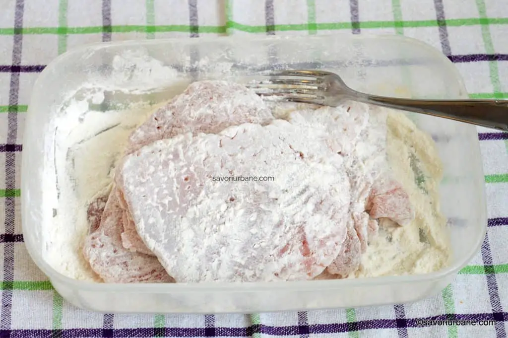 cum se pregateste carnea cotlet de porc pentru snitel cu sos de smantana (2)