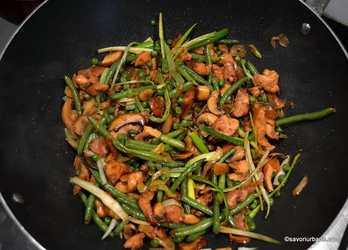 stir fry de pui cu legume in stil asiatic