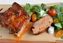 Scăriță de porc la cuptor – rețeta de piept de porc sau coaste marinate cu iaurt și usturoi Scăriță de porc la cuptor - rețeta de piept de porc sau coaste marinate cu iaurt savori urbane