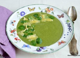 Supă cremă de spanac sau urzici cu smântână și usturoi Supă cremă de spanac sau urzici cu smântână și usturoi reteta savori urbane