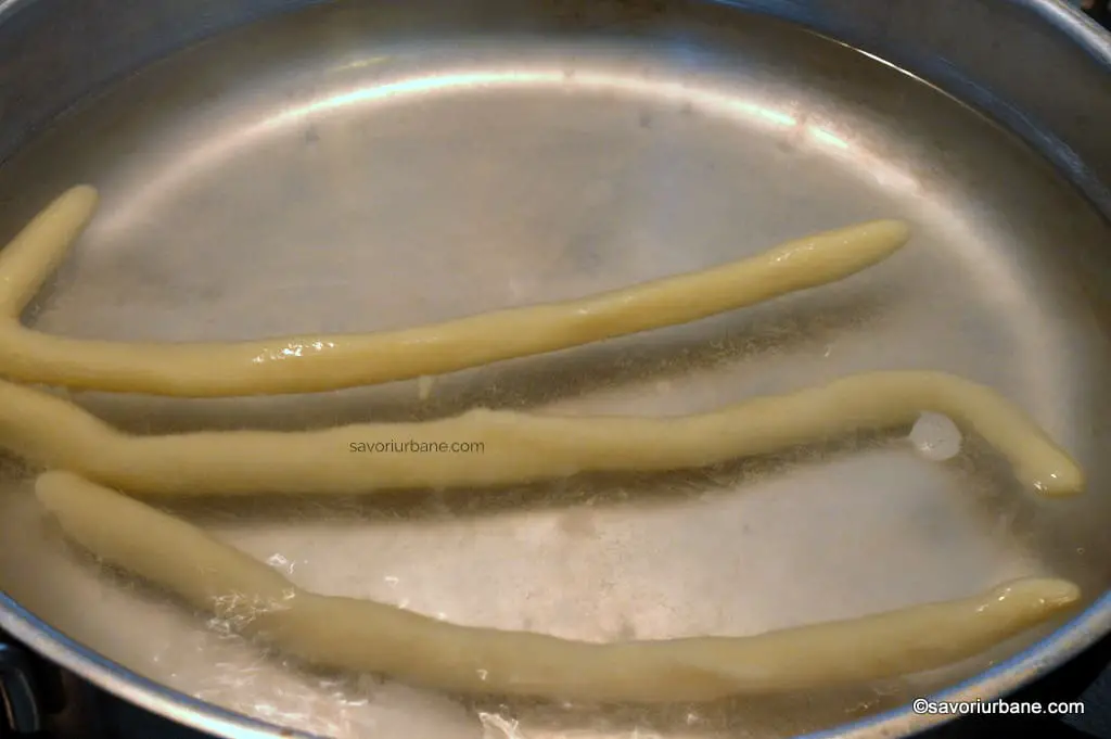 fierbere gnocchi sau putisoare schupfnudeln cu cartofi si parmezan (1)