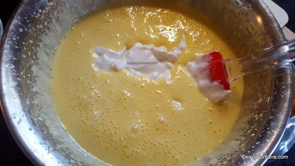 preparare prajitura cu iaurt si portocale (5)