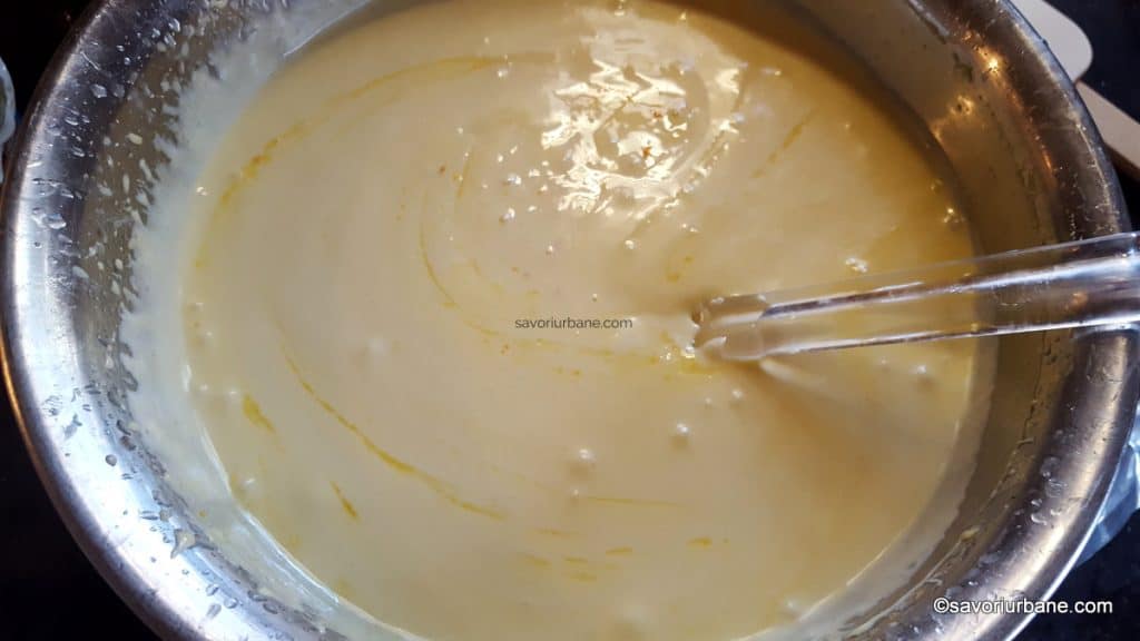 preparare prajitura cu iaurt si portocale (6)