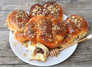 Mucenici umpluți cu nucă – rețeta video de sfințișori pufoși și însiropați Mucenici umpluți cu nucă - rețeta de sfințișori pufoși și insiropați savori urbane