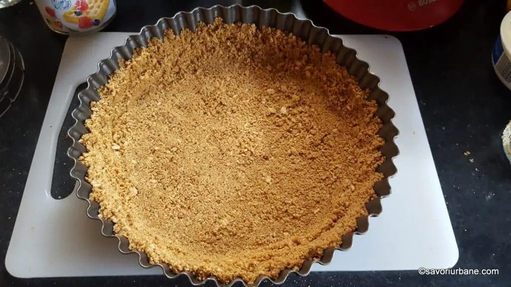cum se face crusta de biscuiti sau blatul pentru tarte fara coacere (2)