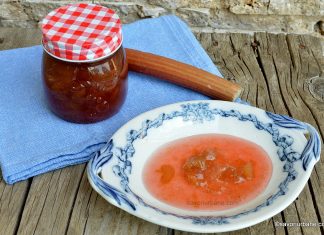 Dulceață de rubarbă – rețeta simplă sau cu ghimbir și vanilie Dulceață de rubarba rețeta simplă sau cu ghimbir și vanilie savori urbane