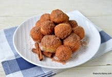 Gogoși tăvălite prin zahăr cu scorțișoară – rețeta de gogoșele sau donut holes Gogoși tăvălite prin zahăr cu scorțișoară - rețeta de gogoșele sau donut holes savori urbane