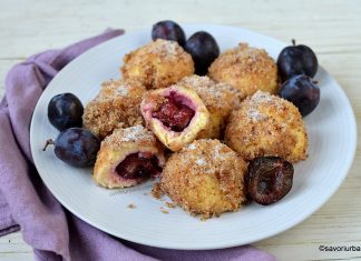 Găluște cu prune din aluat cu brânză de vaci (fără cartofi) – foarte pufoase! Găluște cu prune din aluat cu brânză de vaci (fără cartofi) - foarte pufoase reteta savori urbane