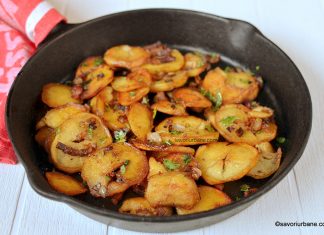 Cartofi nemțești rumeniți la tigaie rețeta de Bratkartoffeln Cartofi nemțești rumeniți la tigaie rețeta de Bratkartoffeln cu costita si ceapa savori urbane
