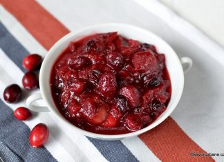 Sos de merișoare pentru friptura de curcan sau alte cărnuri – rețeta de cranberry sauce Sos de merișoare pentru friptura de curcan sau alte cărnuri - rețeta de cranberry sauce savori urbane