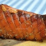 Costiță de porc la cuptor (kaiser, piept de porc afumat) – rețeta de friptură cu șoric crestat