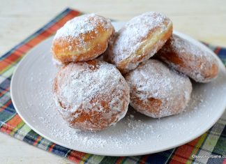 Pancove sau gogoși ardelenești pufoase și aromate – rețeta tradițională Pancove sau gogoși ardelenești pufoase și aromate reteta traditionala savori urbane