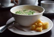 Supă cremă de ciuperci cu smântână și cartofi – rețeta simplă, ieftină, studențească Supă cremă de ciuperci cu smântână și cartofi rețeta simplă, ieftină, studențească savori urbane